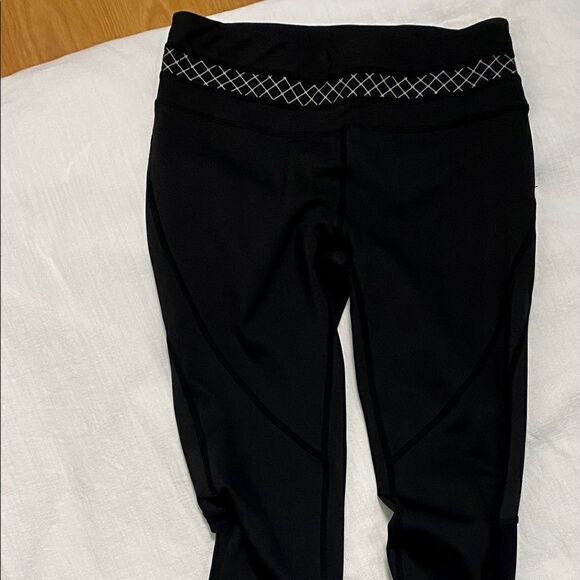 Athleta Black Miles Compression Reflective Leggings - Picture 4 of 11